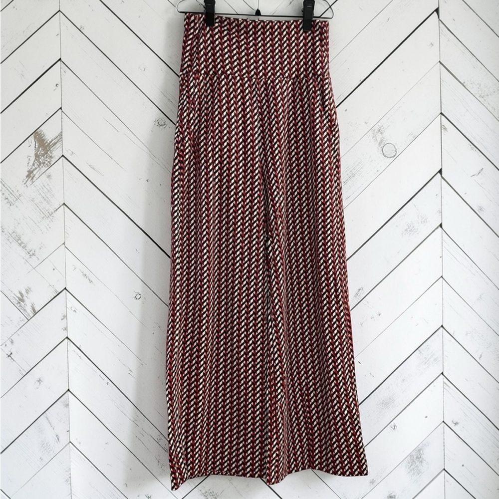 CAbi XS Geometric Wide Leg Crop Pants Red Navy High Rise Boho (flaw)